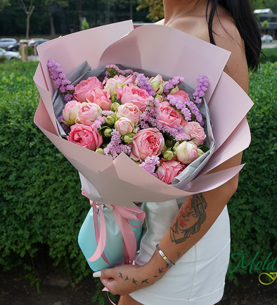 Bouquet of pink peony roses and statica photo 394x433
